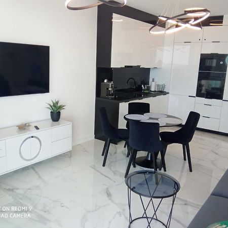 Apartament Z Widokiem Na Morze W Kompleksie Hevenia 里沃 外观 照片