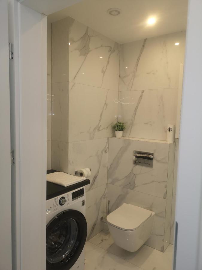 Apartament Z Widokiem Na Morze W Kompleksie Hevenia 里沃 外观 照片